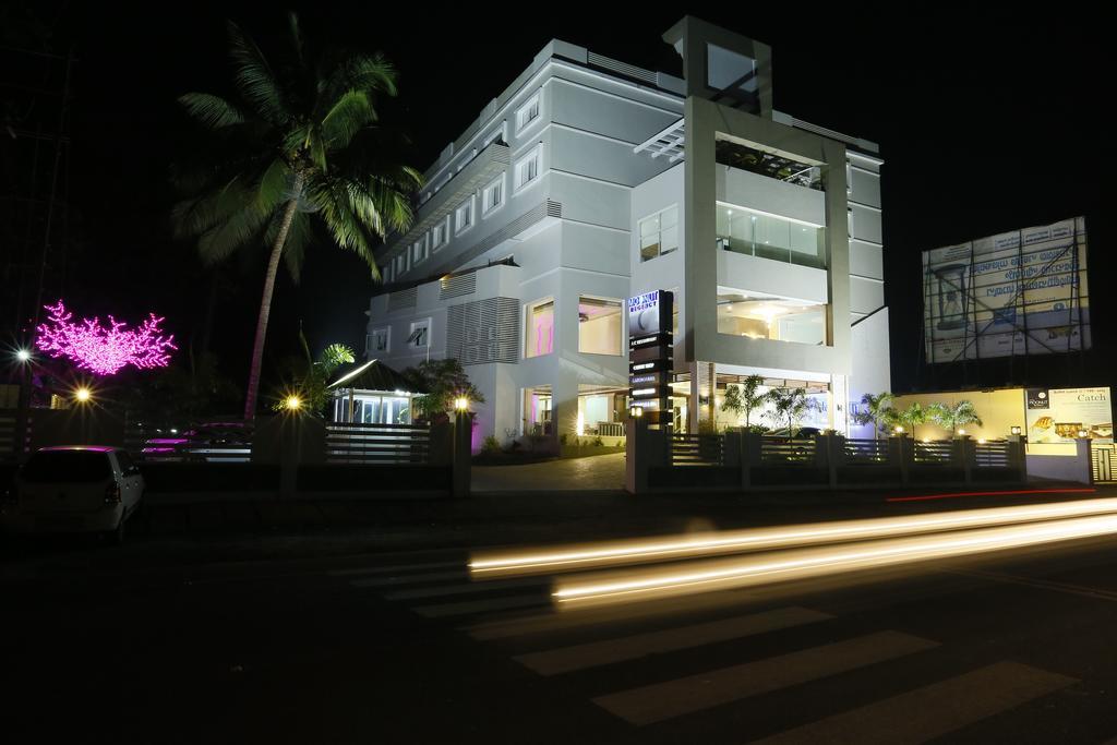 Hotel Moonlit Regency Thodupuzha Exterior foto